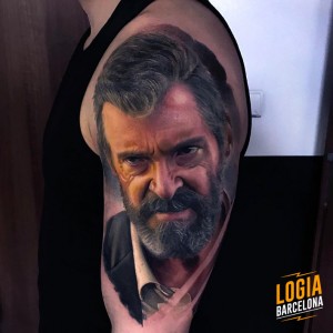 tatuaje_brazo_-hugh_jackman_logia_barcelona_karol_rybakowski 